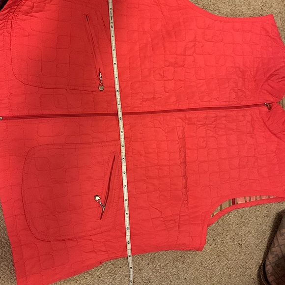 Lightweight Quilted Vest - Picture 7 of 9